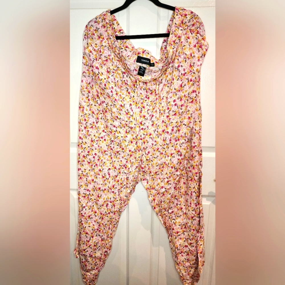 Torrid Wide Leg Pant Size 3